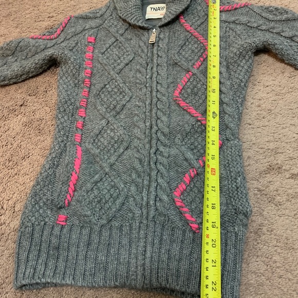 Aritiza TNA zip up sweater - Picture 7 of 9